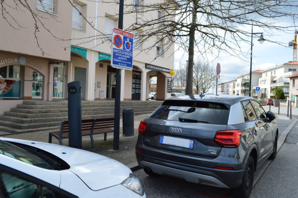 Gestion fluide des arrêts courts en zone urbaine